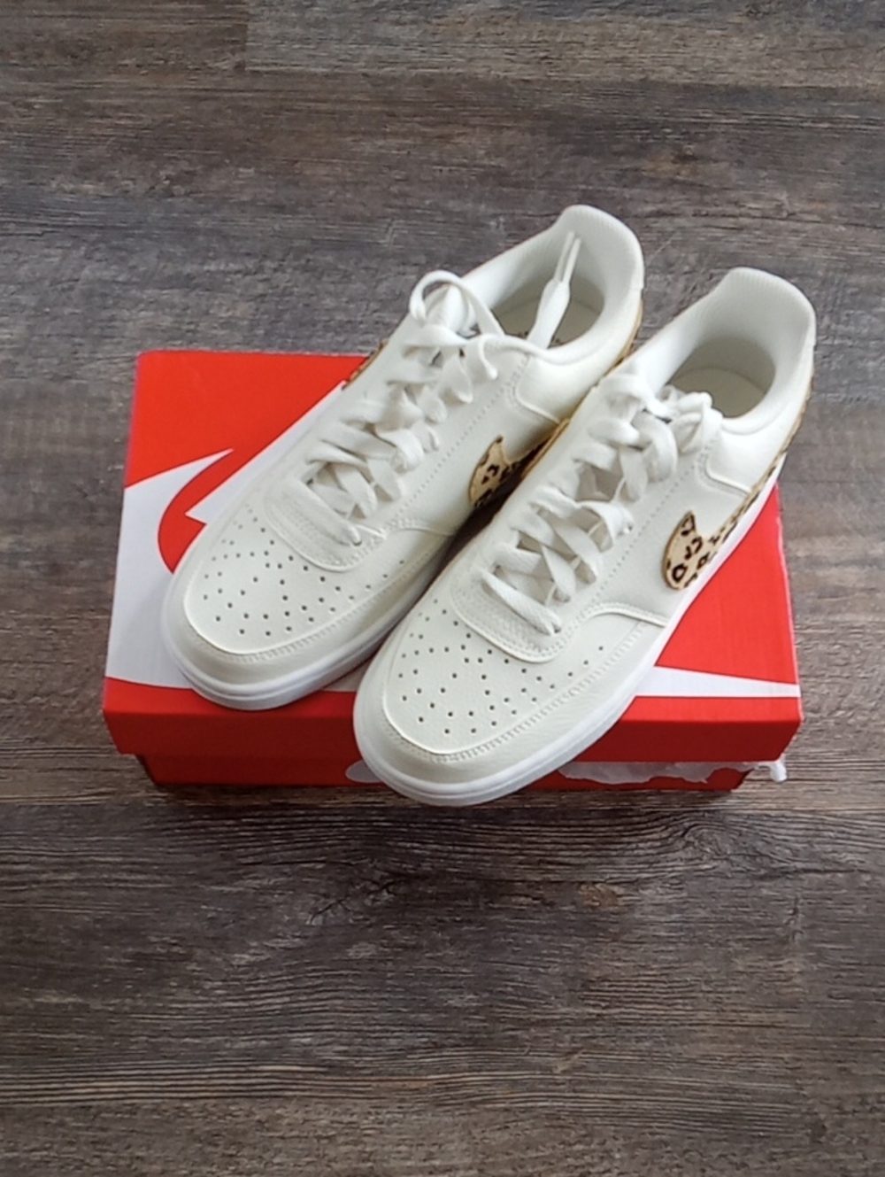 Nike Women’s Sneakers-NEW